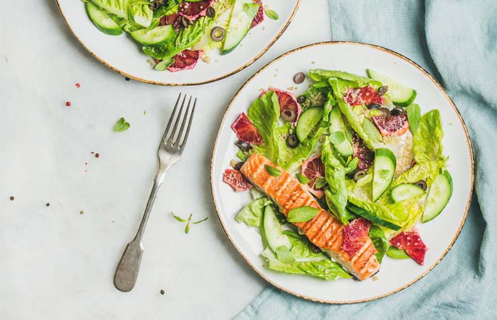 clean-eating-plate-with-salmon-and-fresh-salad
